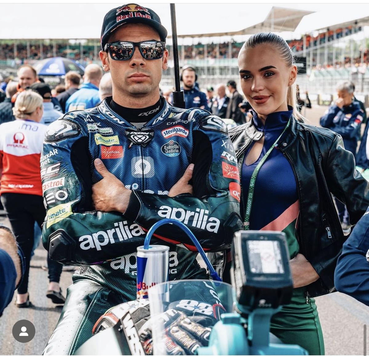 Ioana-Adriana Mitran face ravagii pe circuitul fierbinte din Moto GP » Escapadă în Indonezia pentru o vacanță exotică