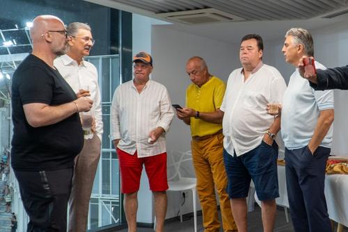 La meciul cu Petrolul, Ionuț Lupescu, în dreapta, a fost invitat de club în „Loja Legendelor” / Sursă foto: Facebook@ Dinamo București