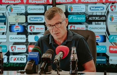 Ce fotbalist a remarcat Sabău după victoria de la Arad: „Se sacrifică mereu pentru echipă!” + avertisment pentru Cîmpanu: „Asta anulează tot”