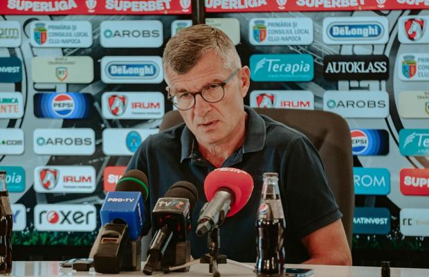 Ce fotbalist a remarcat Sabău după victoria de la Arad: „Se sacrifică mereu pentru echipă!” + avertisment pentru Cîmpanu: „Asta anulează tot”