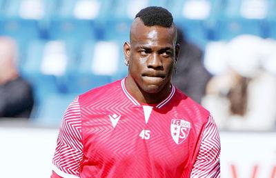 Rămas fără echipă la 33 de ani, Mario Balotelli a semnat cu fosta adversară a CFR-ului