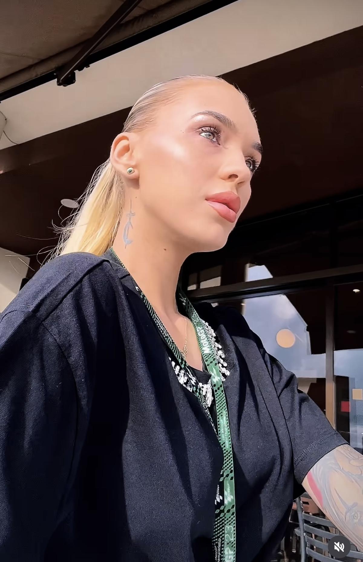 Ioana-Adriana Mitran face ravagii pe circuitul fierbinte din Moto GP » Escapadă în Indonezia pentru o vacanță exotică