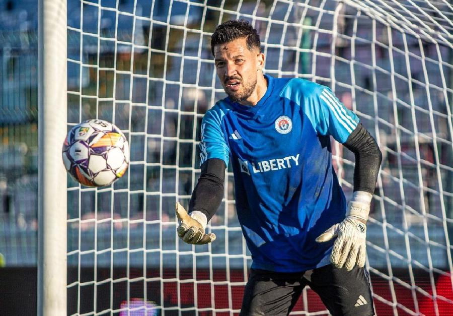 Iustin Popescu / Sursă foto: Facebook@ Oțelul Galați Mutarea lui Dorinel Munteanu despre care nimeni nu vorbește » Cel mai riscant pariu pare marele câștig: din rezervă în Liga 2, pe podiumul Superligii