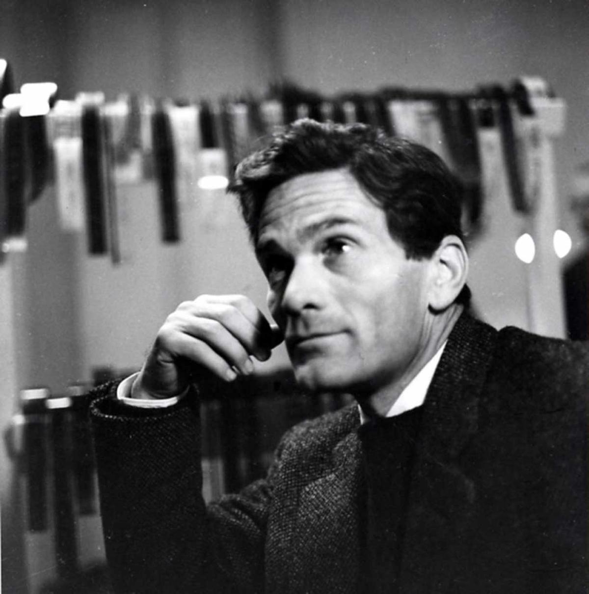 Pier Paolo Pasolini, poetul care a iubit fotbalul cu febra cu care a îndrăgit literatura
