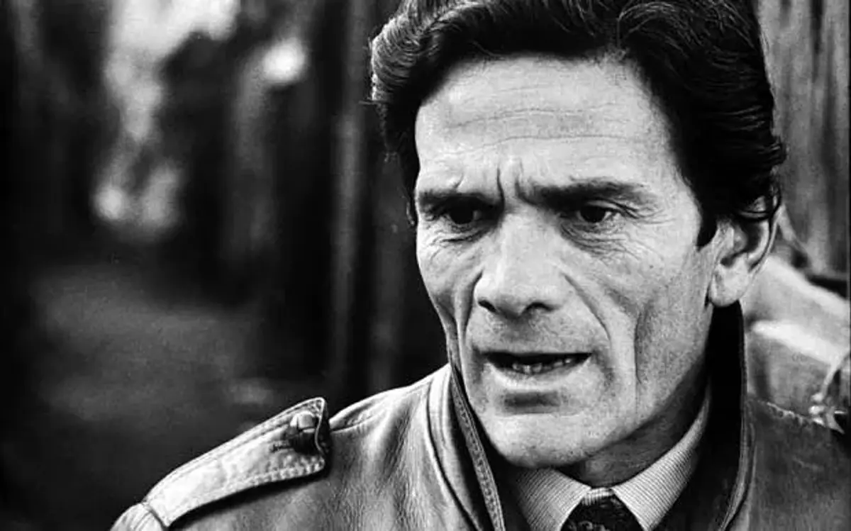 Pier Paolo Pasolini, poetul care a iubit fotbalul cu febra cu care a îndrăgit literatura