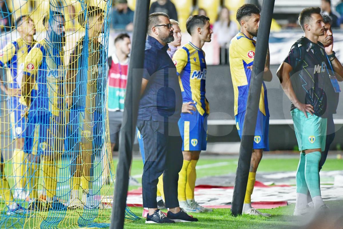 Imagini incredibile la finalul meciului Petrolul - Dinamo