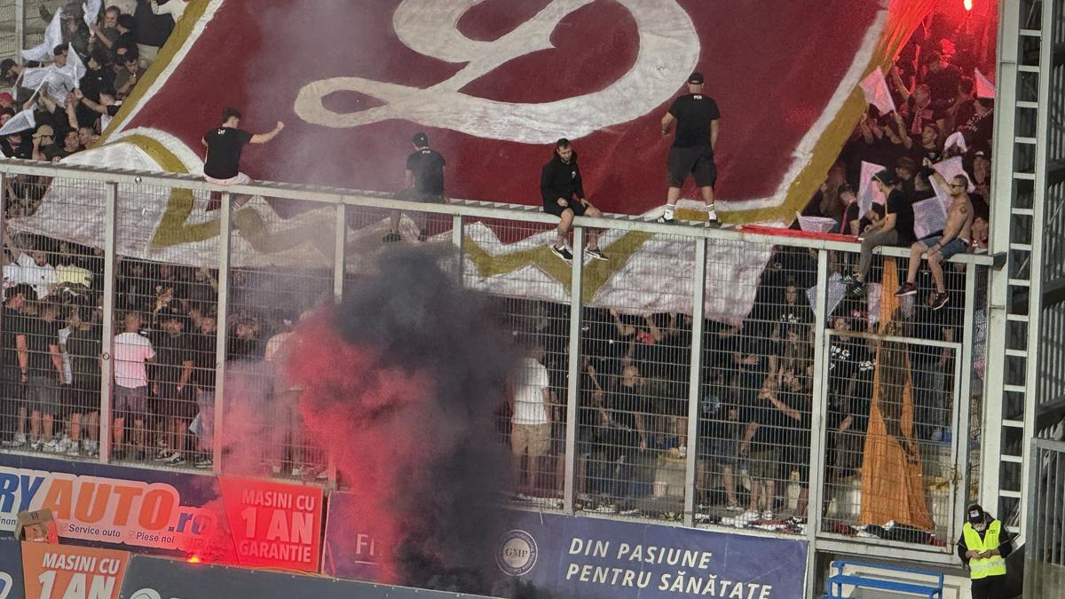 Atmosfera la Petrolul - Dinamo