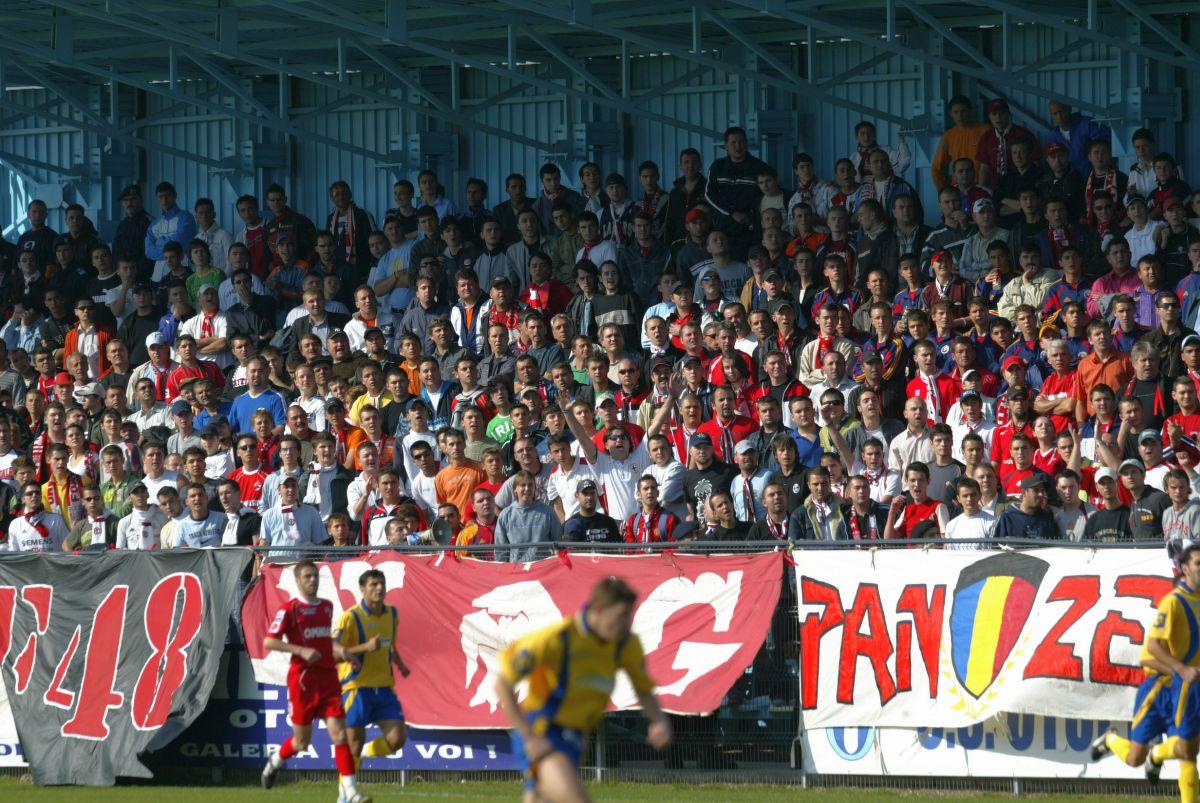 O ură care mocnește » Puțini știu de ce s-a rupt „frăția” dintre Petrolul și Dinamo + 30 de imagini dintr-o rivalitate caustică
