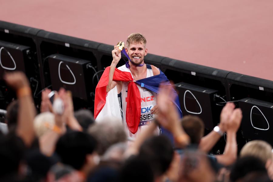 Atletul francez Jimmy Gressier, 28 de ani, a devenit campion mondial la 10.000 de metri, foto: Guliver/gettyimages Jimmy Gressier e primul european după 41 de ani care se impune în proba de 10.000 metri!