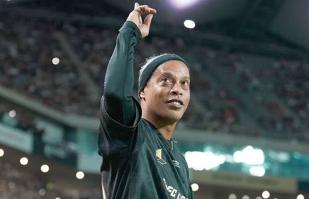 Ronaldinho vine la Iași, pentru un meci demonstrativ! Alături de starul brazilian vor fi prezente în Copou și alte stele ale fotbalului mondial