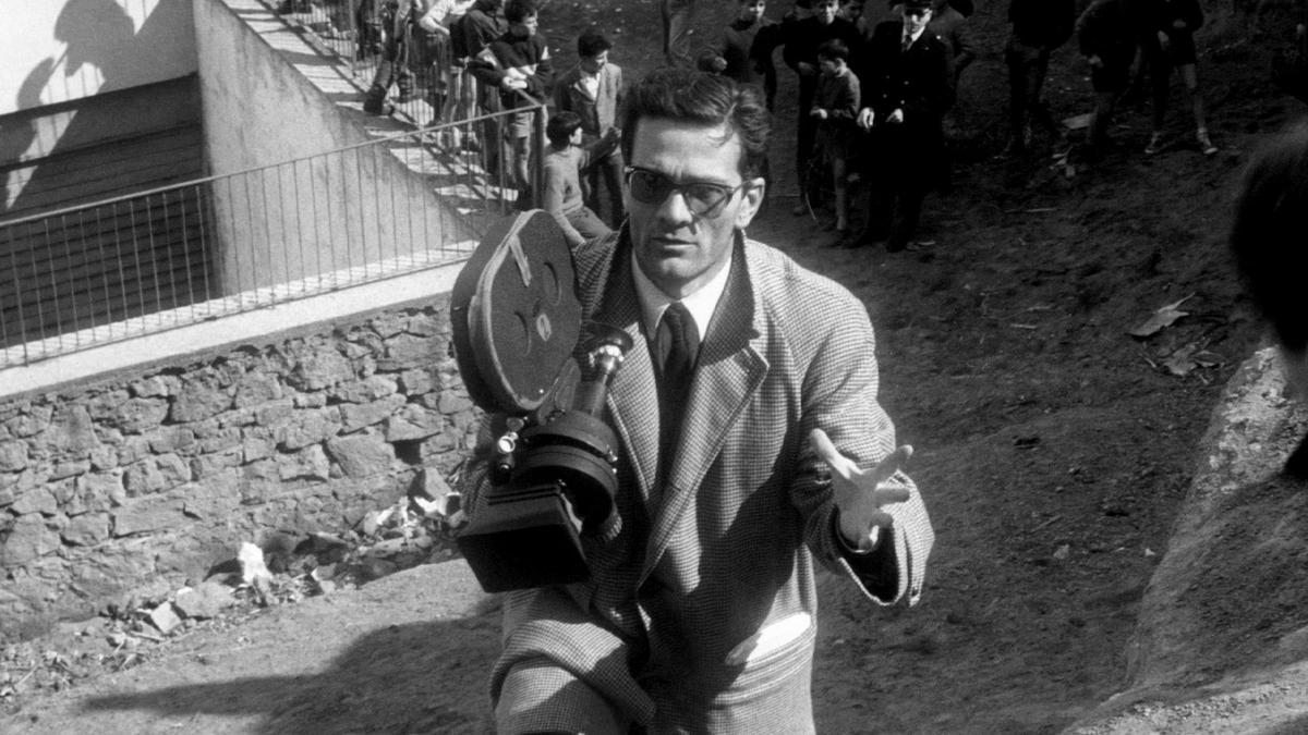 Pier Paolo Pasolini, poetul care a iubit fotbalul cu febra cu care a îndrăgit literatura