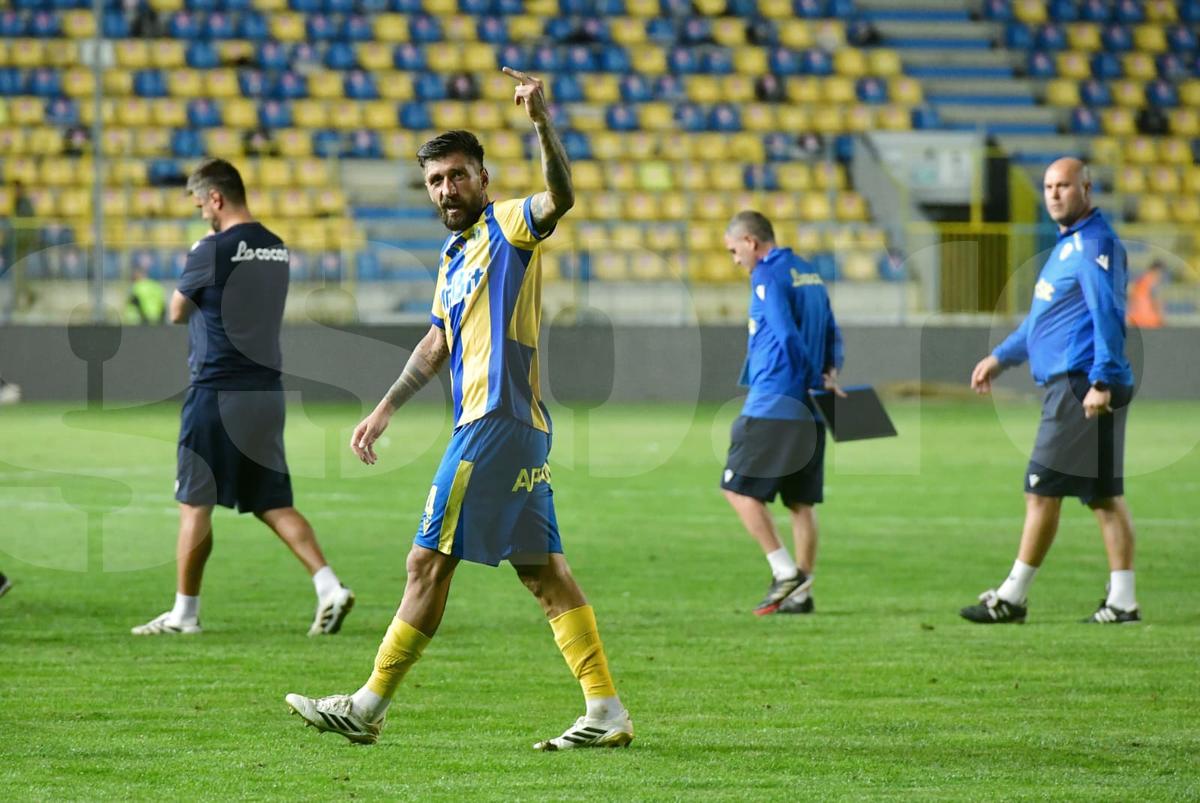 Imagini incredibile la finalul meciului Petrolul - Dinamo