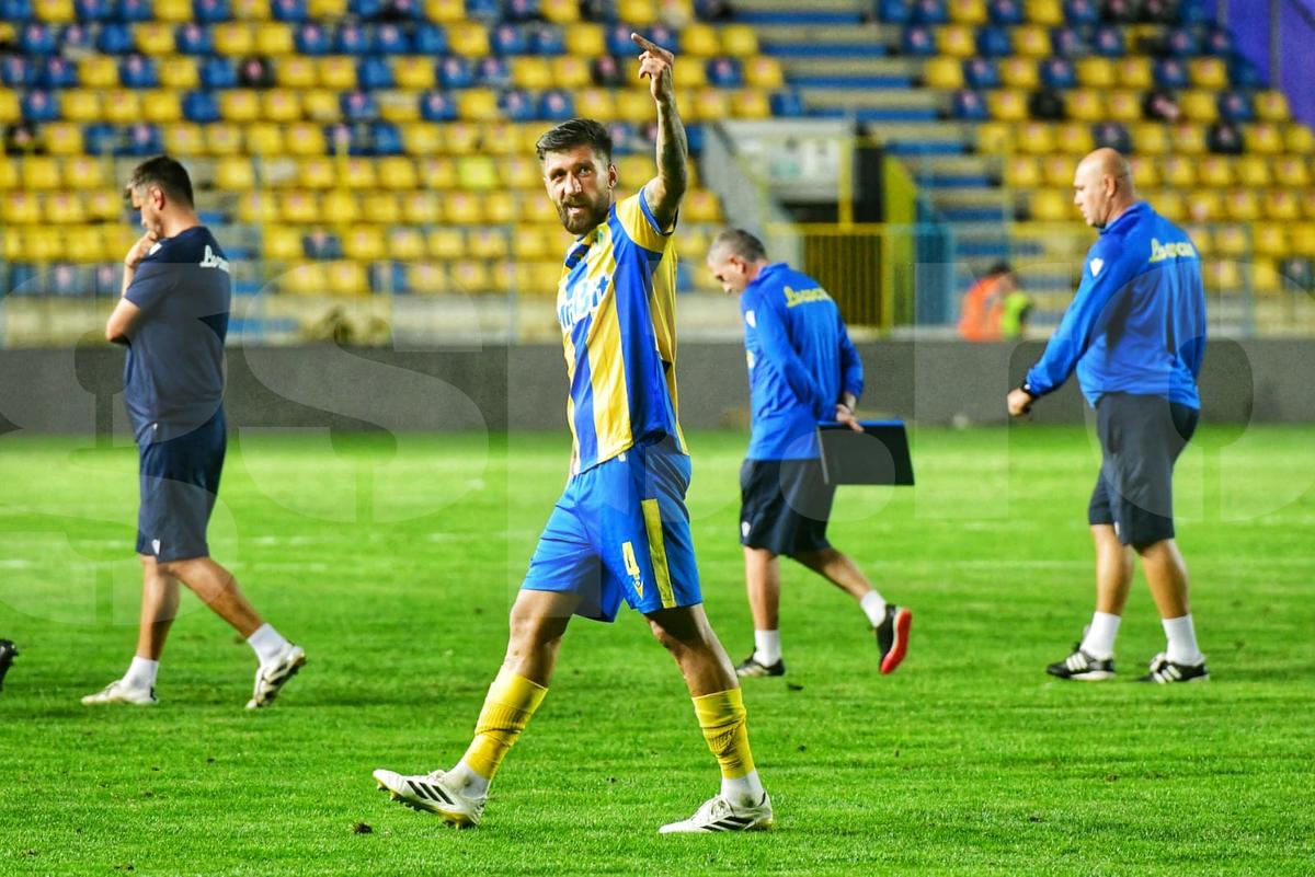 Imagini incredibile la finalul meciului Petrolul - Dinamo
