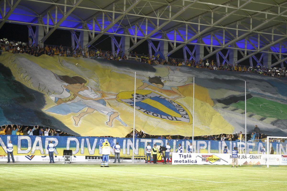 Rivalitatea Petrolul  - Dinamo, în imagini: ură în stare pură, scenografii explozive și mesaje cu dedicație