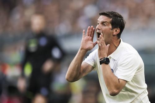 După 26 de ani de la transferul său la AS Roma, Cristi Chivu se întoarce la Amsterdam ca antrenor adversar al lui Ajax, la debutul ca antrenor în Champions League la comanda lui Inter / Foto: Imago