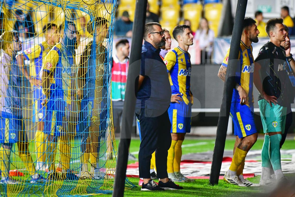 Imagini incredibile la finalul meciului Petrolul - Dinamo