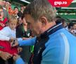 Gică Hagi, asaltat de fani la Legends Charity Game