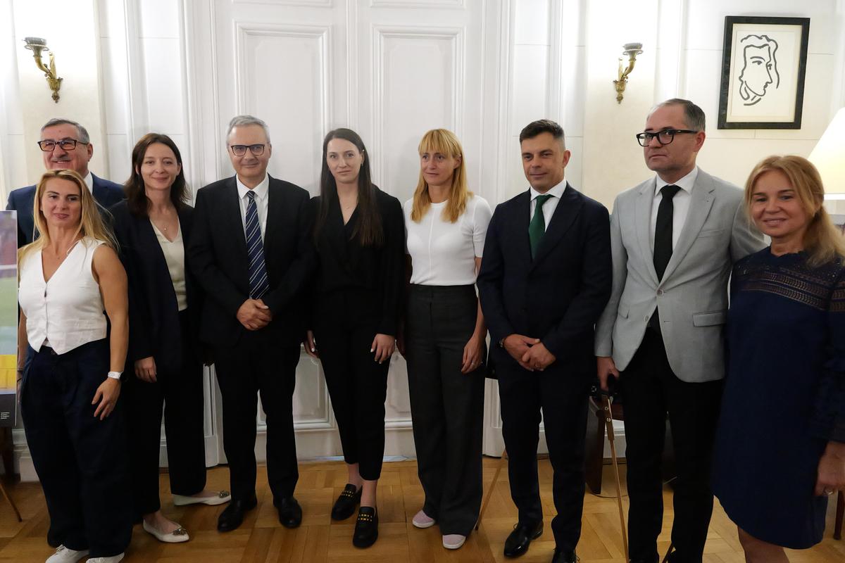 Medaliați olimpici și reprezentați COSR, la Sărbătoarea Sportului la Ambasada Franței » Șeful ANS: „Poate că, România va îndrăzni să viseze la organizarea unor JO”