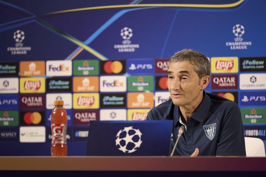 Ernesto Valverde, la conferința de presă/ foto: Imago Images Antrenorul care o laudă pe Arsenal, înainte de startul Champions League: „Este la același nivel cu Real Madrid și Barcelona”