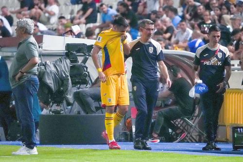 Adrian Șut, accidentat în Cipru - România, © FOTO: Marius Tudor/SPORT PICTURES