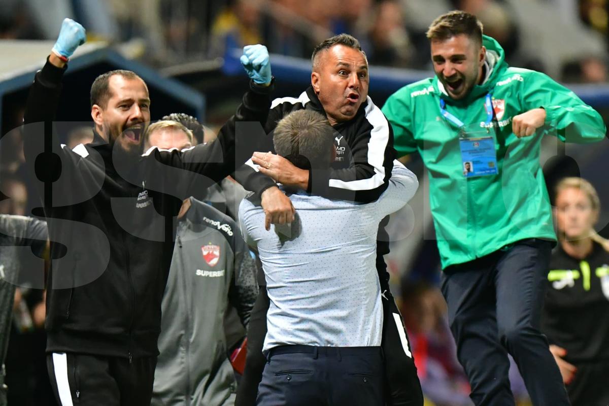 Imagini incredibile la finalul meciului Petrolul - Dinamo