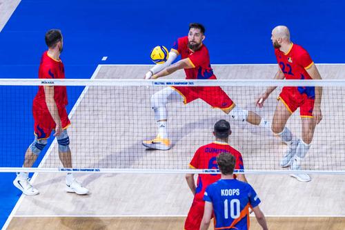 România într-o acțiune de atac FOTO FIVB