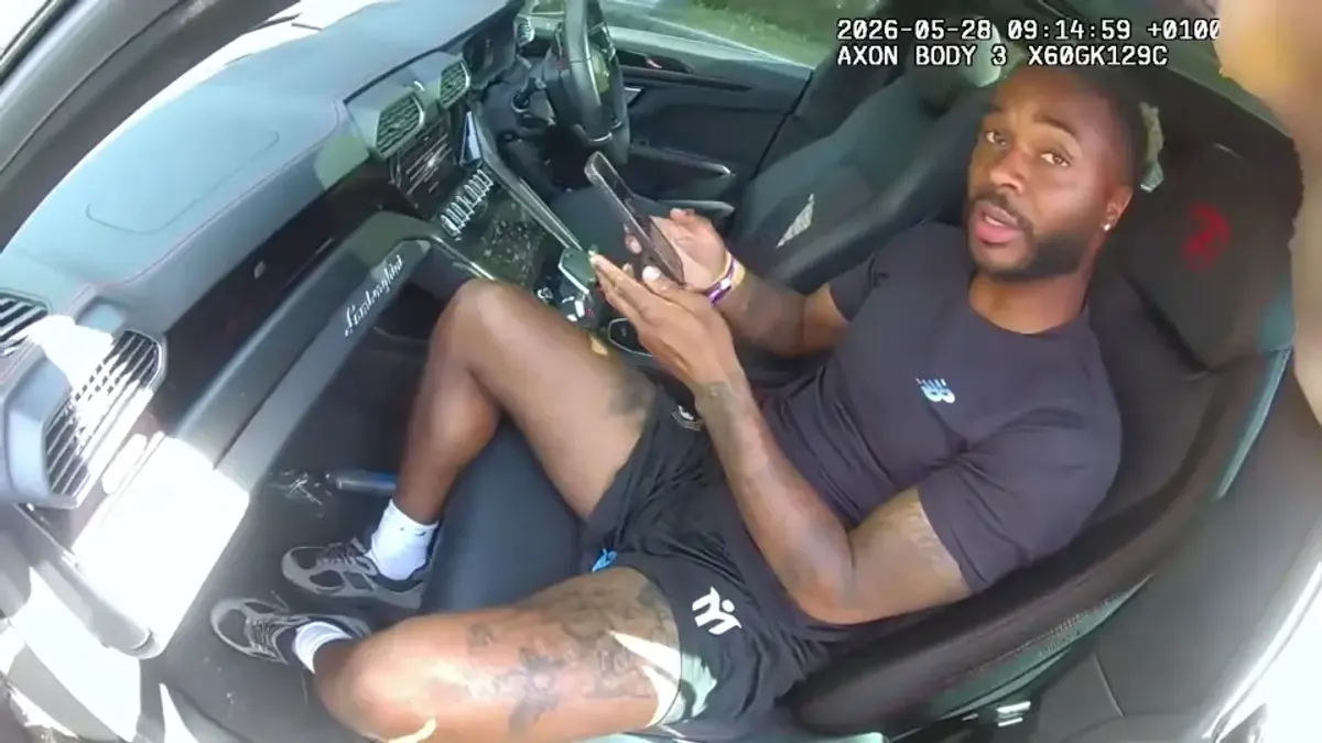 Raheem Sterling, reținut în Anglia! Avea în posesie gaz ilariant