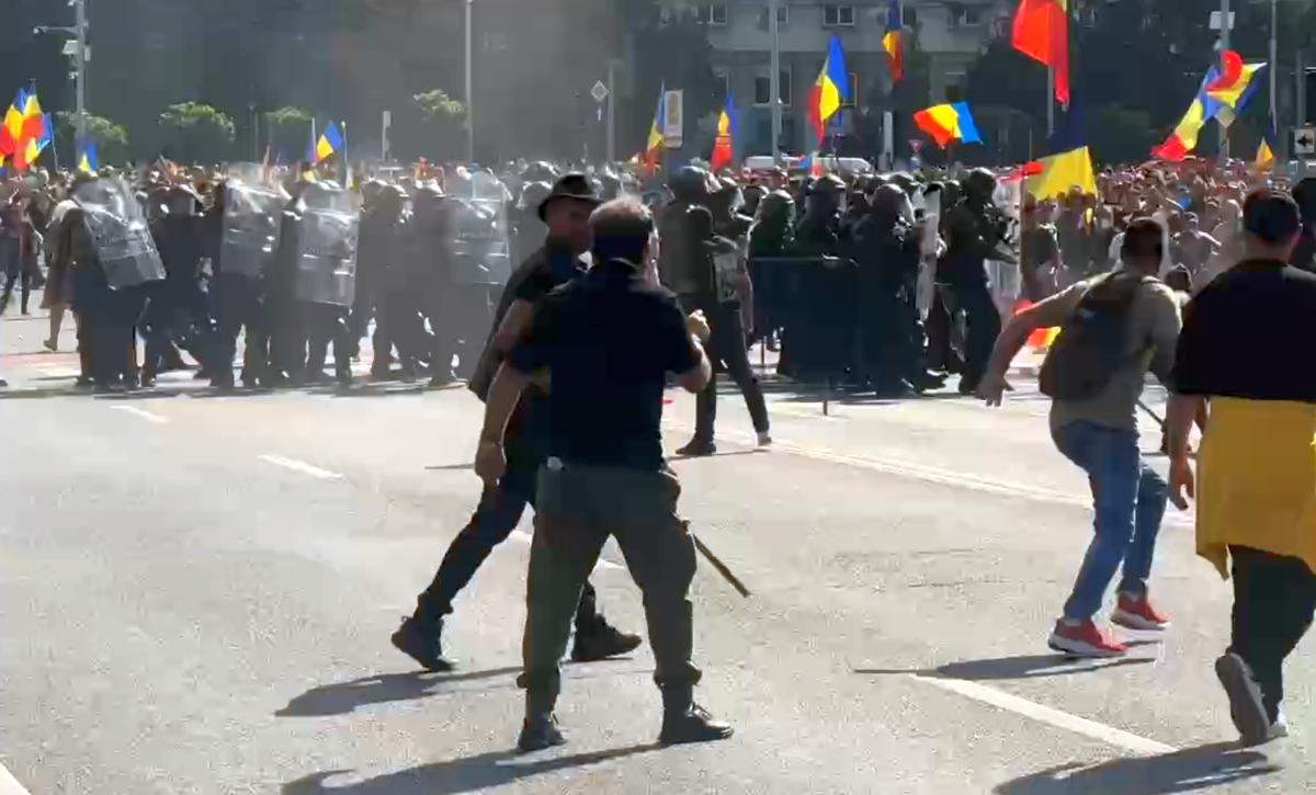 Ciprian Paraschiv, în mijlocul protestelor violente din București
