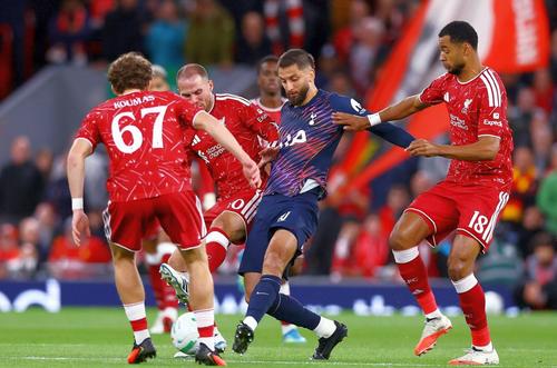Liverpool - Tottenham, duel în al treilea tur din Cupa Ligii Angliei // foto: Imago