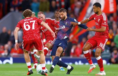 Liverpool a bătut-o pe Tottenham și s-a calificat în optimile de finală din Cupa Ligii Angliei