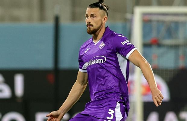 Radu Drăgușin, printre remarcați în victoria clară obținută de Fiorentina în Cupa Italiei! Contribuție la un gol, apoi schimbat la pauză