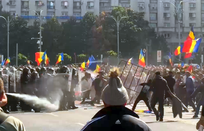 Fostul șef din Liga 1, în mijlocul protestelor fermierilor, de azi, din Piața Victoriei, care au degenerat