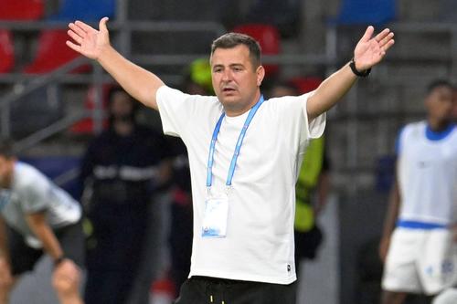 Ianis Zicu nu a fost dorit la FCSB de Mihai Stoica, e convins Marica. Foto: Imago Images