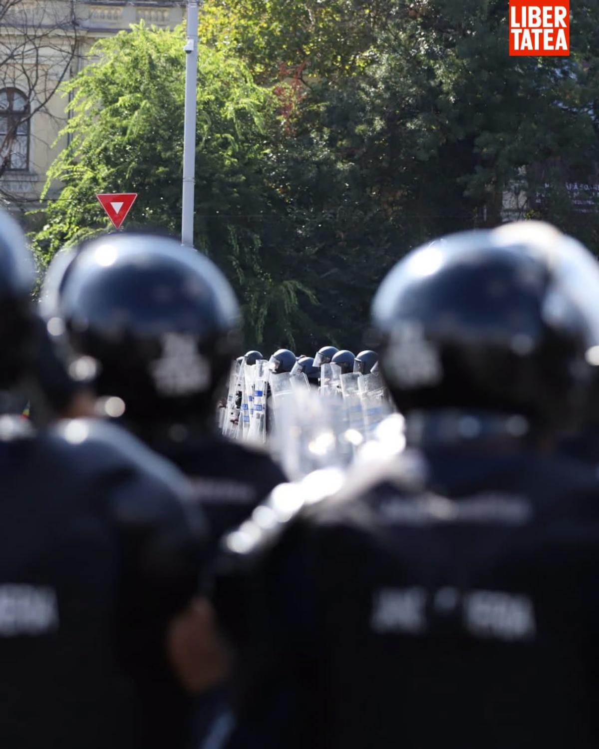 Fostul șef din Liga 1, în mijlocul protestelor fermierilor, de azi, din Piața Victoriei, care au degenerat
