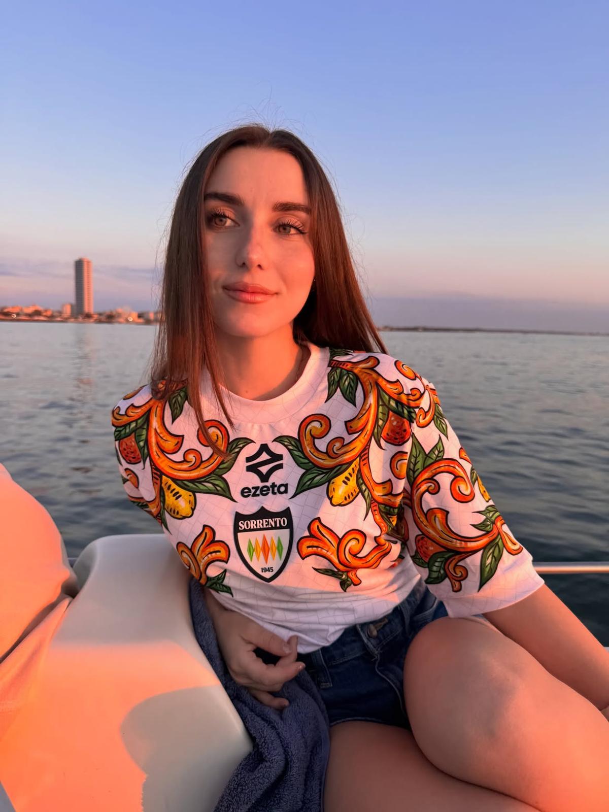Arbitra a pozat în bikini: „Să intervină VAR!”, apoi s-a revoltat: „Corpul meu nu e o invitație”