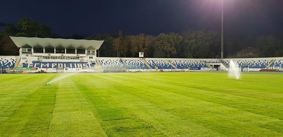 FOTO 1 CS UNIVERSITATEA // „Șocul” cu Dinamo în pericol » Înlocuirea gazonului se tot amână