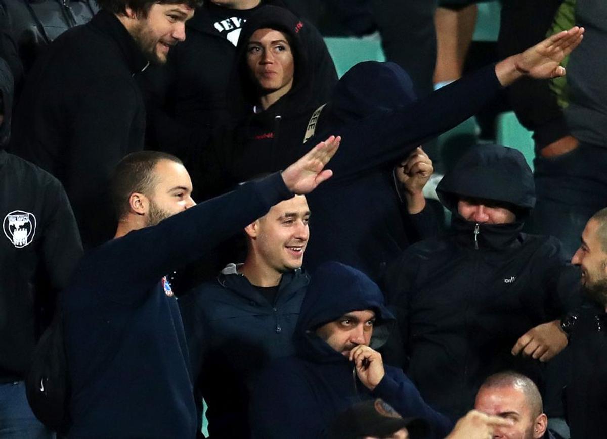 BULGARIA - ANGLIA 0-6 // Meci cu probleme la Sofia: fanii Bulgariei, scandări rasiste și saluturi naziste la meciul cu Anglia! Englezii au dat 6 goluri