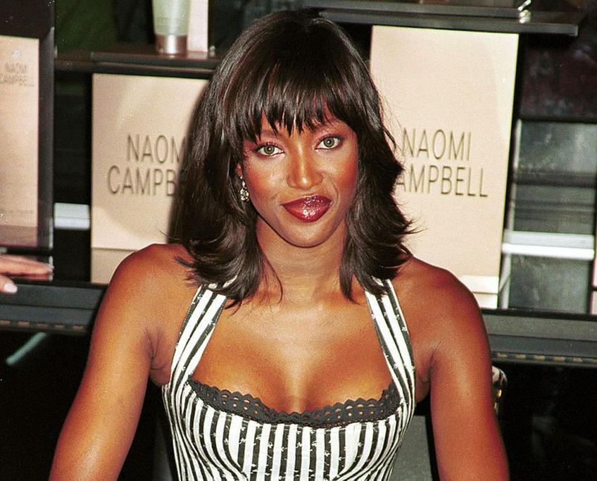 Sasa Curcic (48 de ani), fostul jucător al lui Bolton, Aston Villa sau Crystal Palace, susține că prin pat i-au trecut cele mai faimoase modele ale anilor 90, inclusiv Naomi Campbell și Carmen Electra.