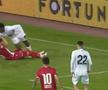 FOTO Gaz Metan - Dinamo, duel Răuță - Alceus în careu