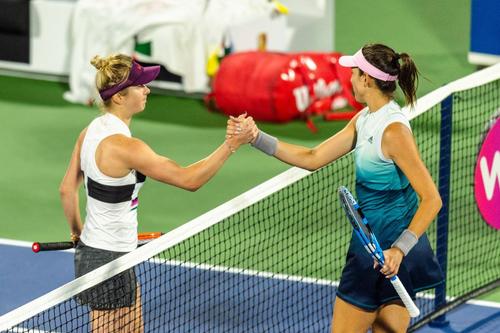 Muguruza (dreapta), după o confruntare cu Svitolina. Foto: Imago