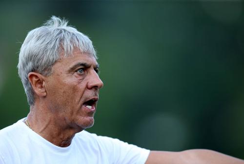Sorin Cârțu, 65 de ani, președintele CS Universității Craiova, critică FRF pentru contractul lui Mirel Rădoi (40), selecționerul României care devine liber imediat după sfârșitul campaniei de calificare la Campionatul Mondial.