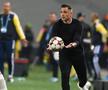 CS Universitatea Craiova - Petrolul 2-1 | Mirel Rădoi, antrenorul alb-albaștrilor, a vorbit la finalul partidei despre starea medicală a lui Andrei Ivan, înlocuit în minutul 60.