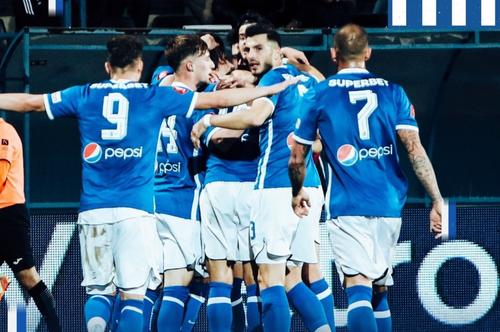 Farul a învins-o pe U Cluj, scor 2-0, și se desprinde la 5 puncte de Rapid, ocupanta poziției secunde / foto: facebook.com/farulconstanta