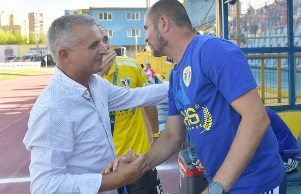 Tamaș l-a jignit, numindu-l „boschetar”, el îi ia apărarea și acuză un complot: „A fost dirijat să facă asta”