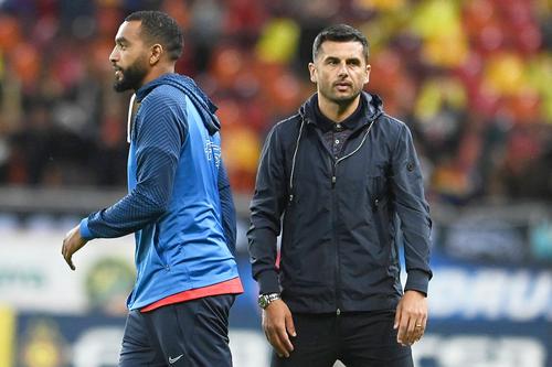 În dreapta, Nicolae Dică, antrenorul de la FCSB // foto: Imago Images