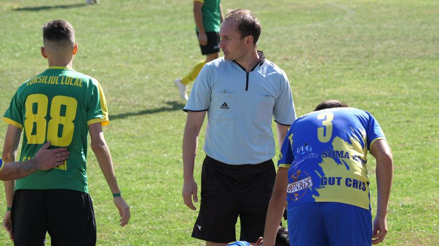 Arbitrul Alexandru Chivu a fost poreclit de suporteri „Închideți repede, că a venit ANAF-u'!” » Derby-uri viticole în Bordeaux-uri prahovene + Petrecere de victorie cu tochitură la ceaun
