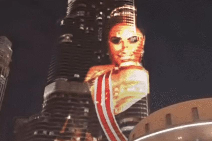 Anamaria Prodan pe Burj Khalifa // Foto: Instagram