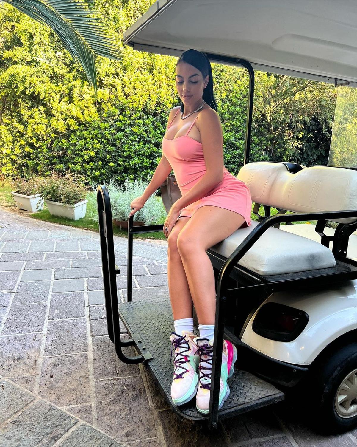 Georgina Rodriguez le-a sucit mințile arabilor. Cum a apărut la cel mai recent meci al lui Cristiano Ronaldo