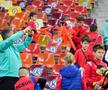 Copiii au făcut curat în urma lor în tribune, după România - Andorra
