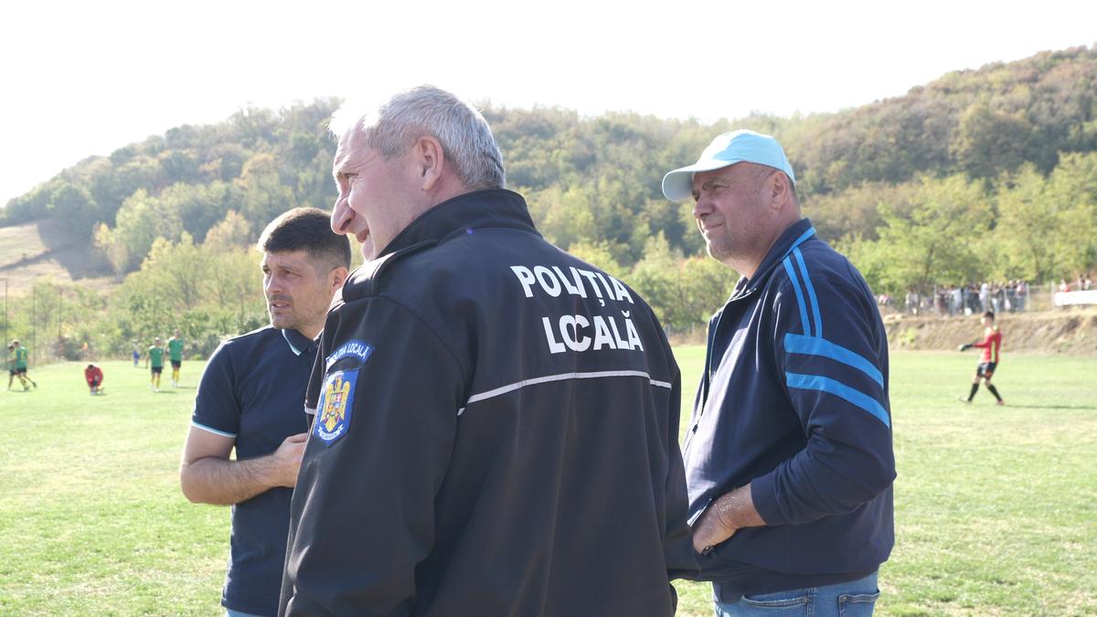 „Închideți repede, că a venit ANAF-u'!” » Derby-uri viticole în Bordeaux-uri prahovene + Petrecere de victorie cu tochitură la ceaun